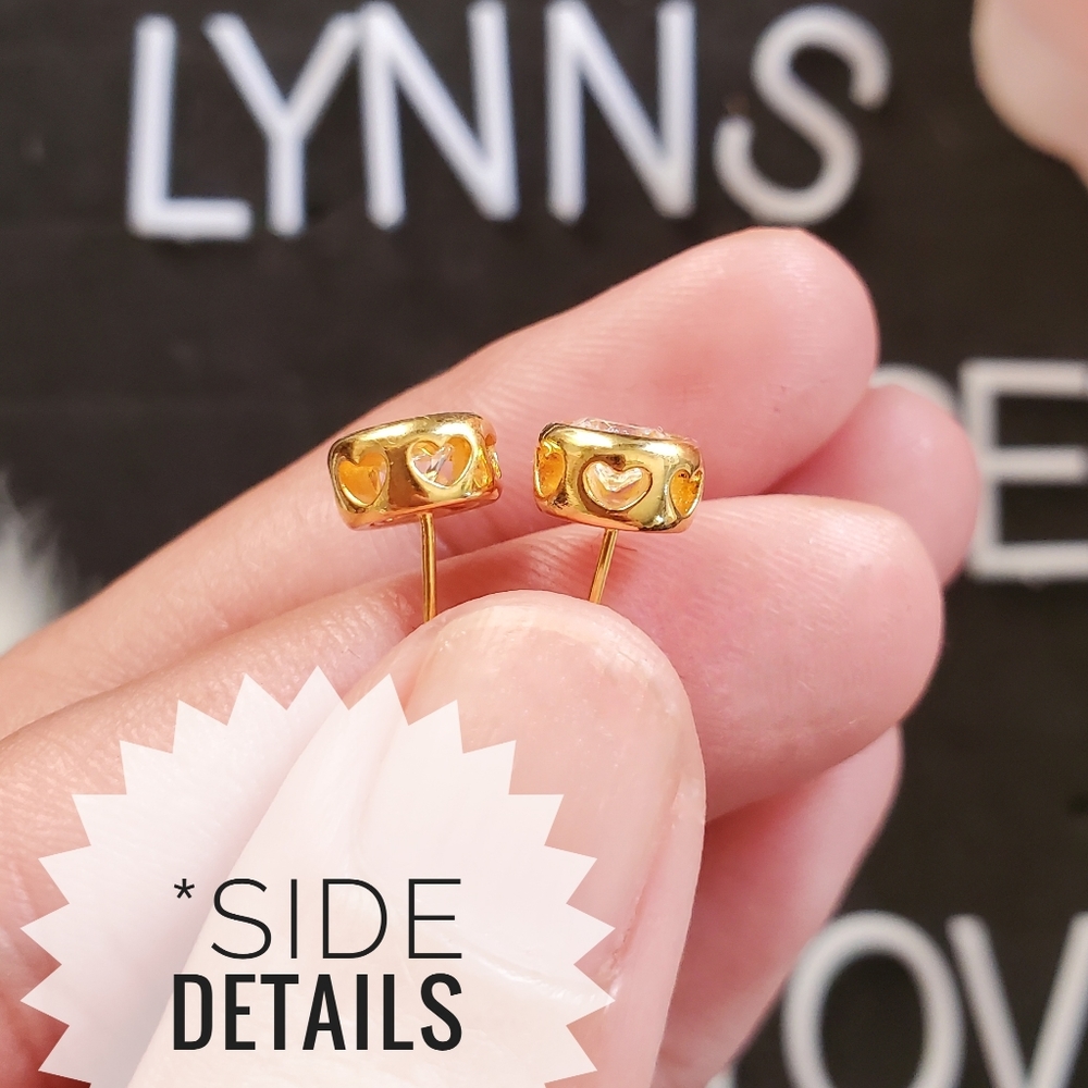 SOLD: 18K Real Saudi Gold Stud Earring - Picture 3 of 6